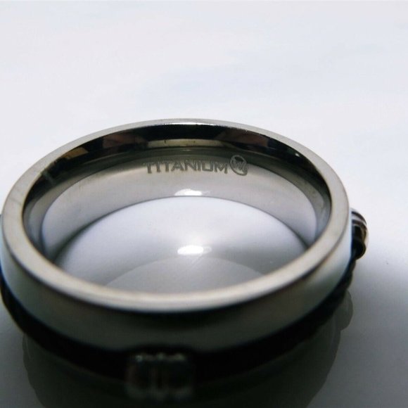 Amazing & Unique Titanium Band With Carbon Fiber Cable Accent Band NWT - Picture 5 of 5